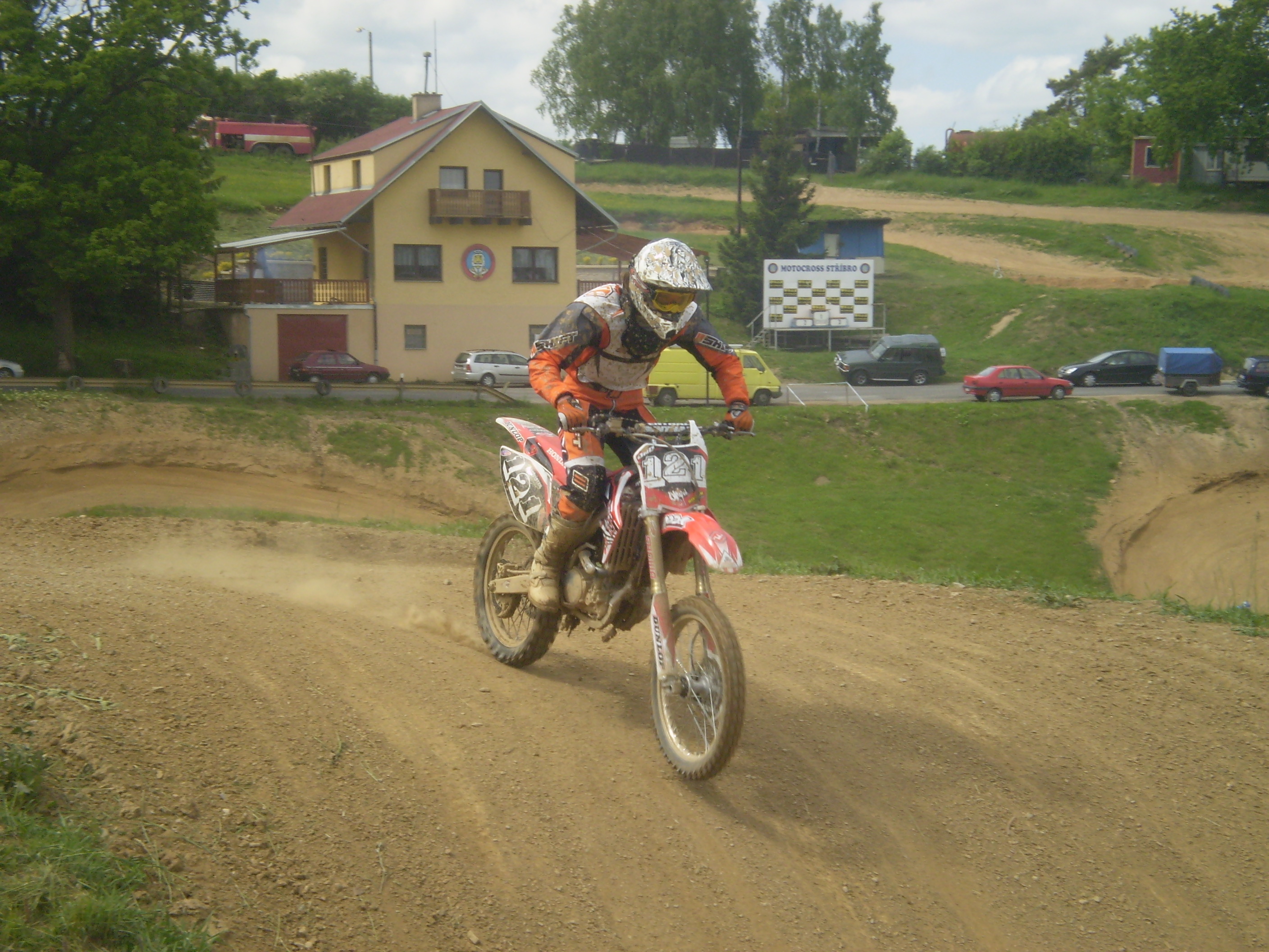 1.lavice.JPG
